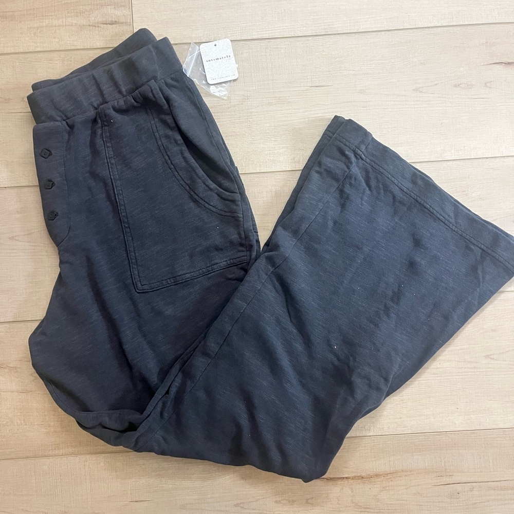 Free People Wideleg lounge pants, grey, size XL, front patch pockets NWT.  New!